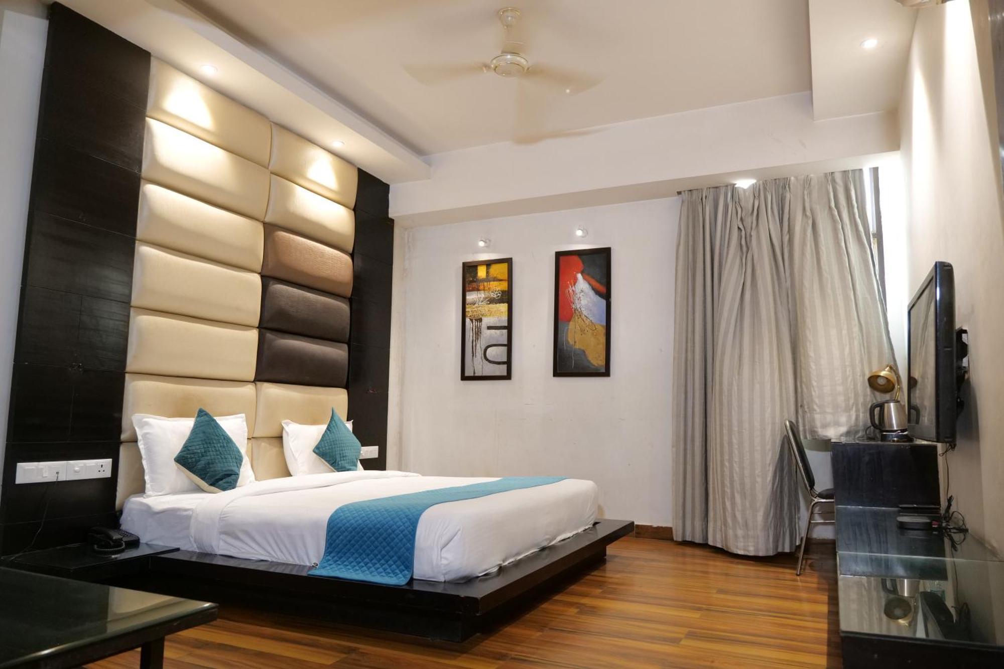 Hotel Anand Castle Kashipur Exterior foto