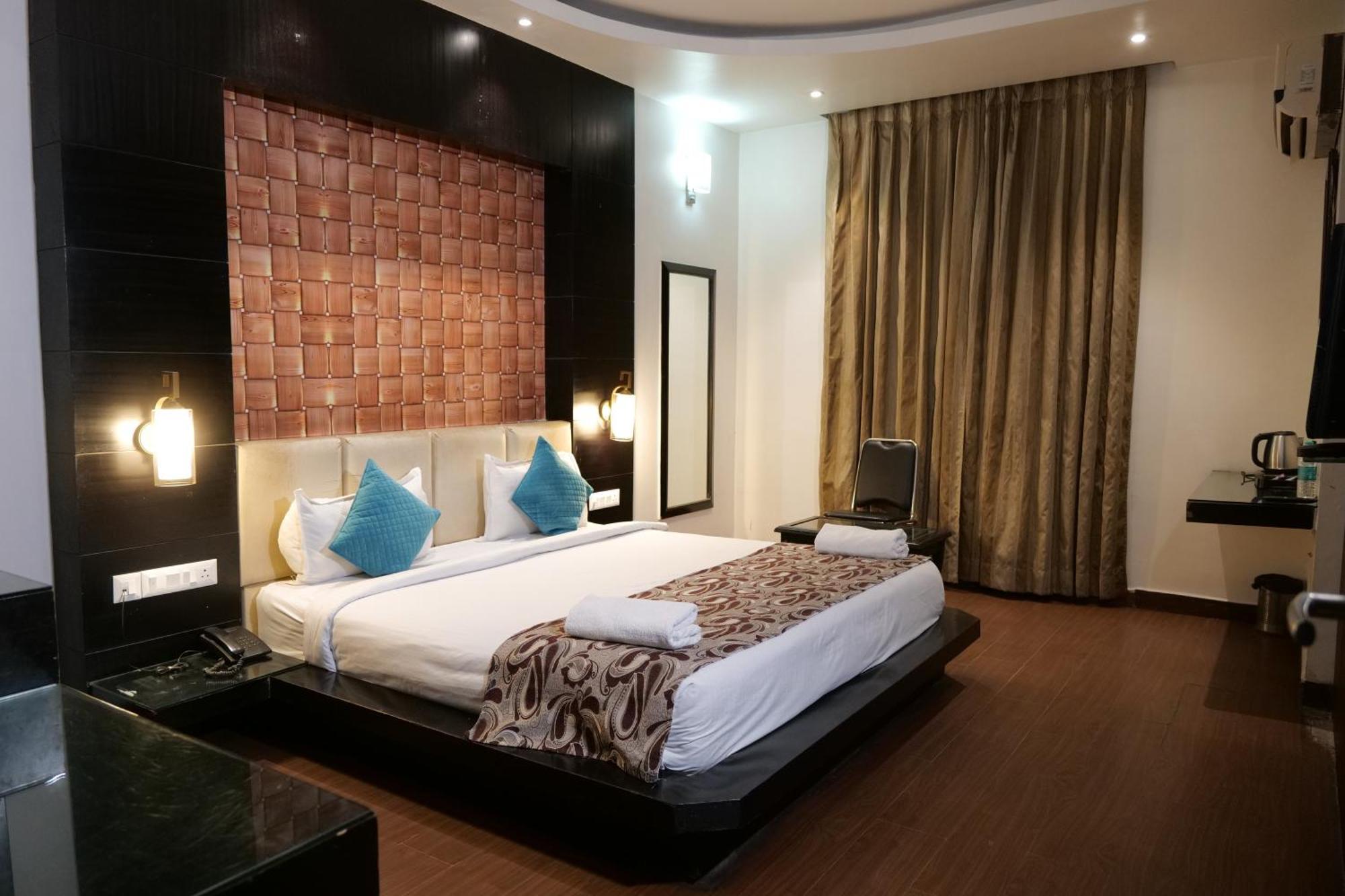 Hotel Anand Castle Kashipur Exterior foto